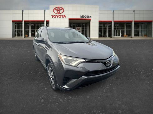 Used 2018 Toyota RAV4 LE image 3