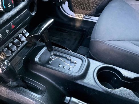 Used 2018 Jeep Wrangler Sport image 15