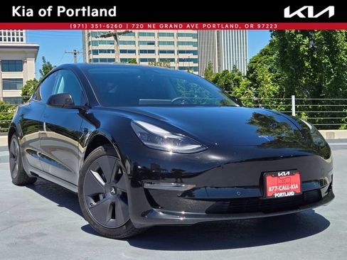 Used 2021 Tesla Model 3 Standard Range Plus RWD image 1