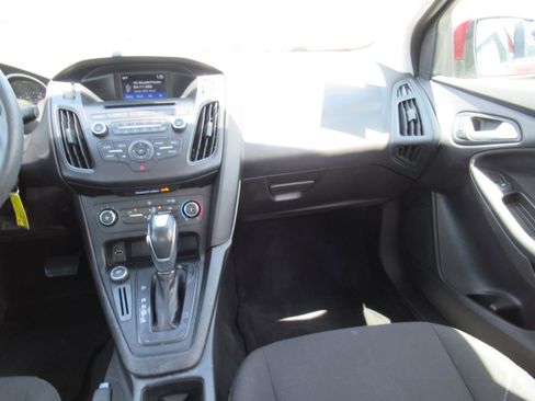 Used 2015 Ford Focus SE FWD image 14
