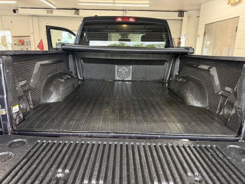 Used 2014 RAM 1500 Express AWD/4WD image 23