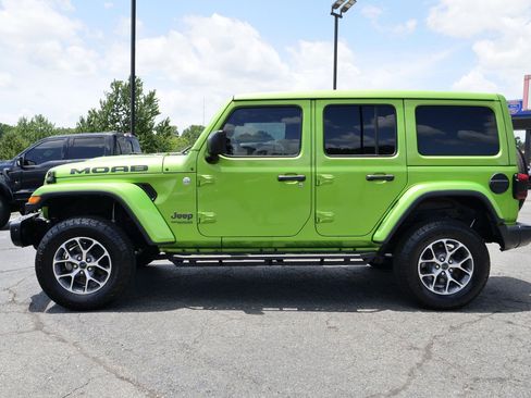 Used 2019 Jeep Wrangler Unlimited Sahara w/ Quick Order Package 24M Moab AWD/4WD image 5