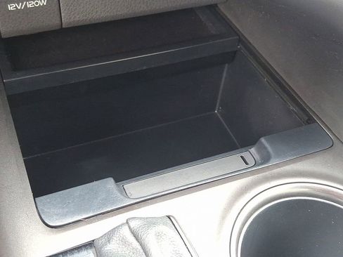 Used 2022 Toyota Camry SE image 25