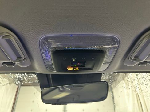 Used 2025 Toyota Prius XLE image 42