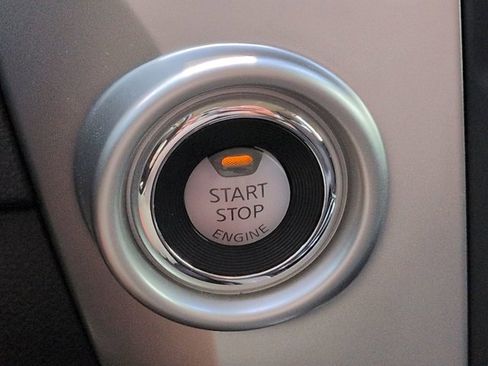 Used 2021 Nissan Titan SV w/ SV Convenience Package RWD image 31