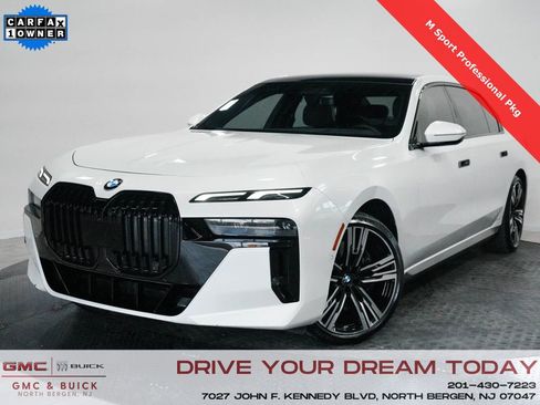 Used 2023 BMW 760i xDrive image 1