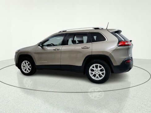 Used 2017 Jeep Cherokee Latitude w/ Comfort/Convenience Group AWD/4WD image 5