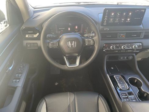 New 2026 Honda Pilot Touring image 16