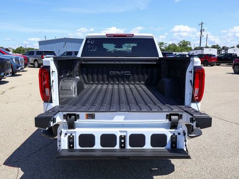 New 2026 GMC Sierra 1500 SLT w/ SLT Premium Package AWD/4WD image 5
