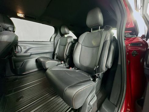 Certified 2023 Toyota Sienna XSE image 25