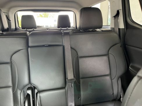 Used 2023 GMC Acadia SLT image 37