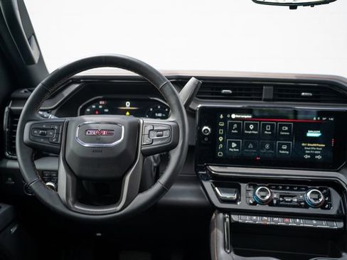 Used 2025 GMC Sierra 2500 AT4 w/ Technology Package AWD/4WD image 22