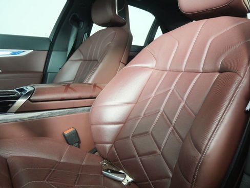 Certified 2023 BMW 760i xDrive image 11