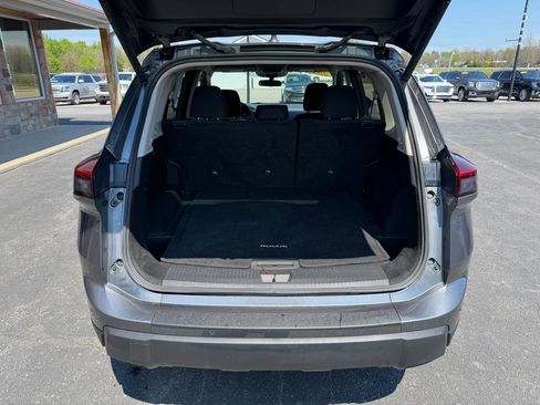 Used 2024 Nissan Rogue SV image 6