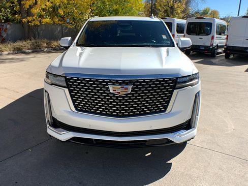 Used 2022 Cadillac Escalade Luxury image 8
