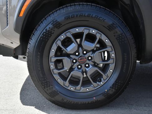 Used 2023 Nissan Frontier PRO-4X w/ Pro-4X Premium Package AWD/4WD image 12