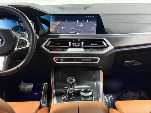Used 2022 BMW X5 xDrive40i w/ M Sport Package AWD/4WD image 40