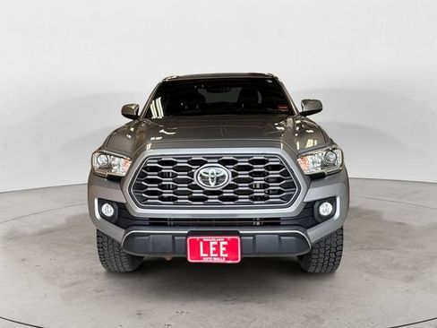 Used 2020 Toyota Tacoma TRD Off-Road w/ Technology Package AWD/4WD image 9