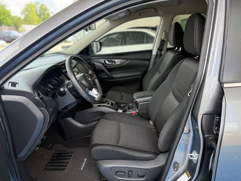 Used 2019 Nissan Rogue SV image 18