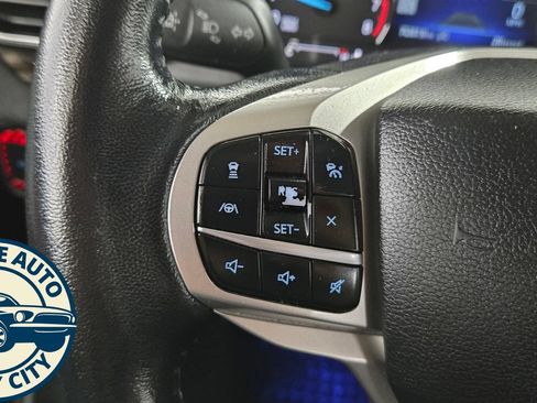 Used 2021 Ford Explorer Limited w/ Equipment Group 301A AWD/4WD image 12