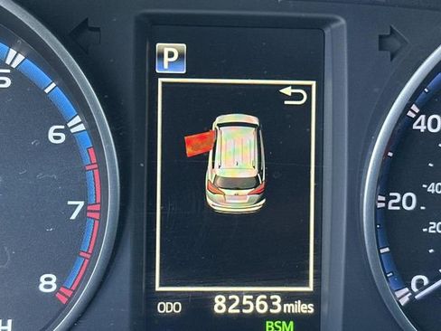 Used 2018 Toyota RAV4 XLE image 16