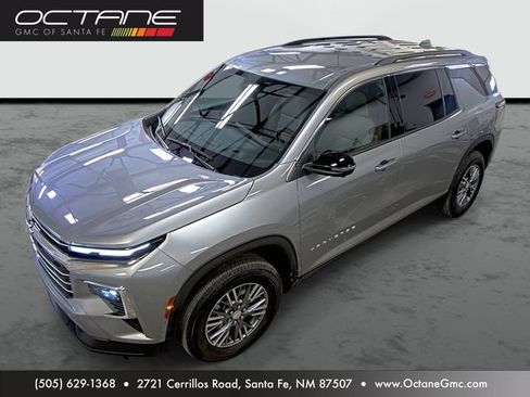 Used 2026 Chevrolet Traverse LT w/ Driver Confidence Package AWD/4WD image 1