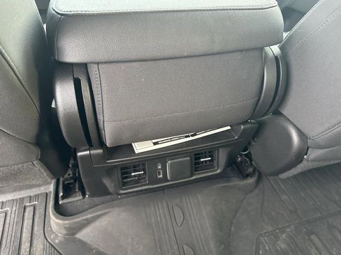 Used 2022 GMC Sierra 1500 Elevation image 12