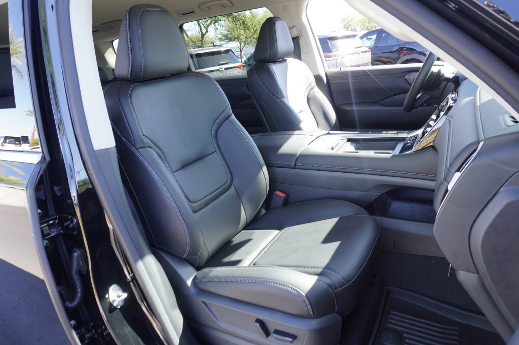 Certified 2025 Nissan Armada SV AWD/4WD image 13