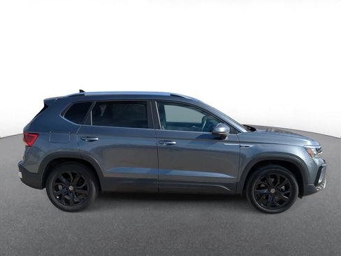 Used 2022 Volkswagen Taos SE w/ IQ.Drive SE Package image 9