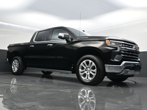 Certified 2023 Chevrolet Silverado 1500 LTZ w/ Technology Package AWD/4WD image 32