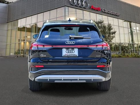 Used 2024 Audi Q4 e-tron Premium Plus w/ Premium Plus image 3