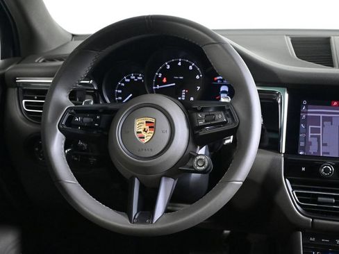 Certified 2026 Porsche Macan AWD/4WD image 12
