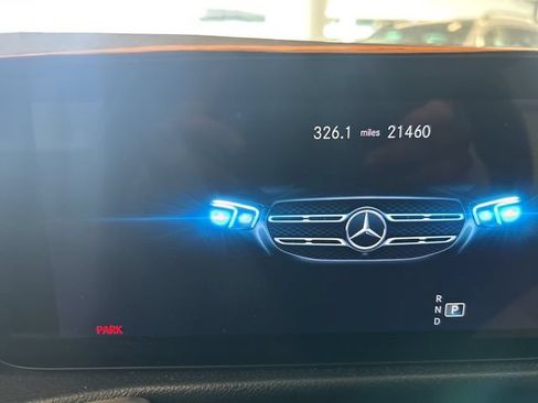 Used 2023 Mercedes-Benz GLB 250 image 35
