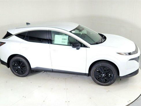 Used 2025 Nissan Murano SV image 43