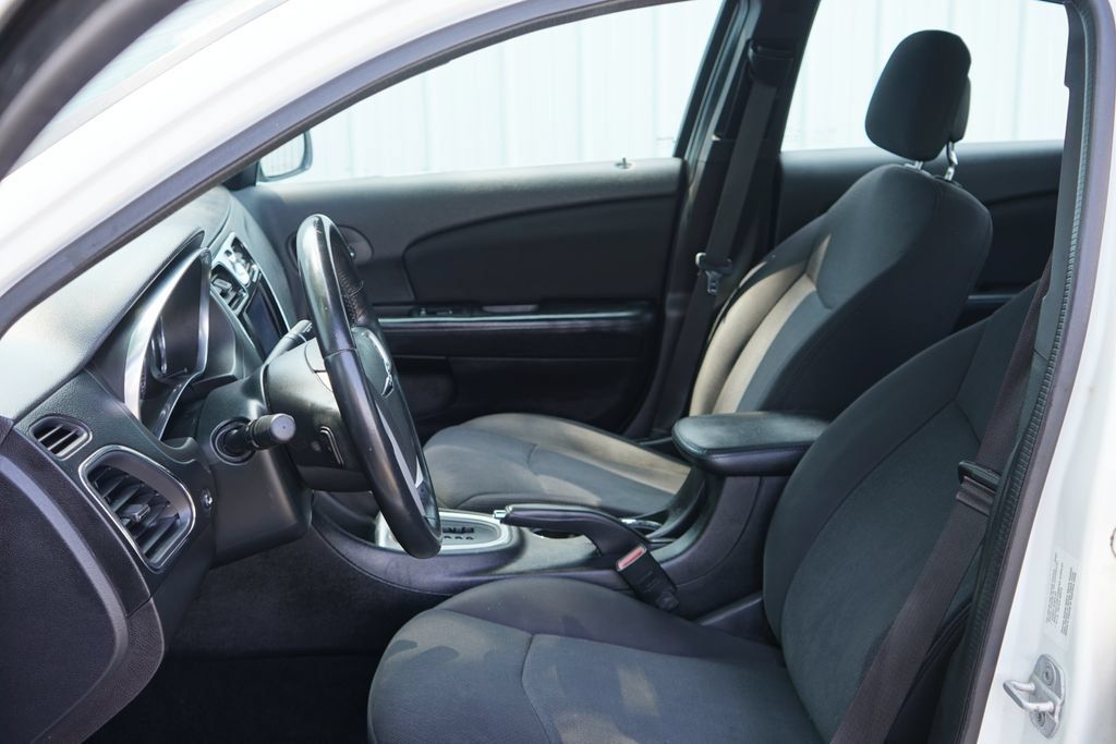 Used 2013 Chrysler 200 Touring FWD image 11