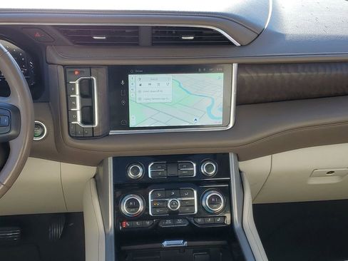 Used 2023 GMC Yukon XL Denali image 30