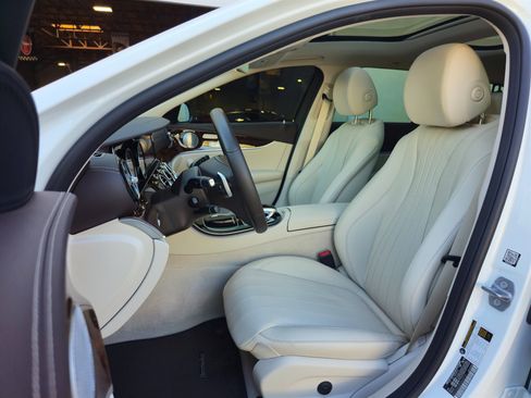 Used 2018 Mercedes-Benz E 400 4MATIC Wagon image 13
