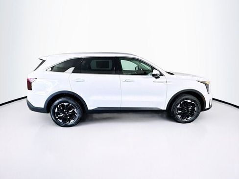 New 2026 Kia Sorento S image 4