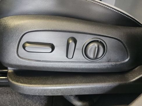 Certified 2020 Chevrolet Equinox Premier FWD image 13