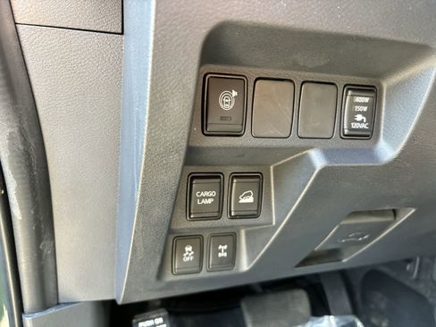 Used 2023 Nissan Frontier PRO-4X w/ Pro Convenience Package image 11