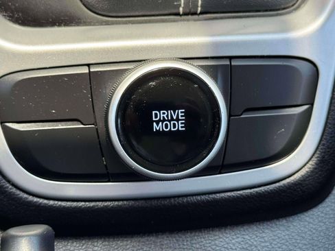 Used 2021 Hyundai Venue SEL FWD image 26