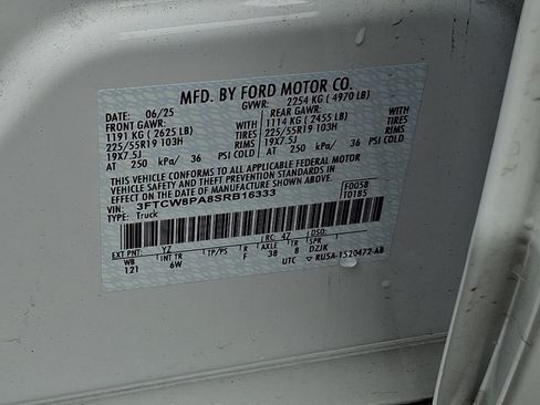 Used 2025 Ford Maverick Lobo AWD/4WD image 26