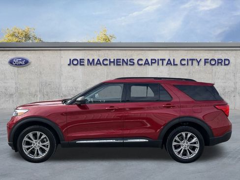 Certified 2022 Ford Explorer XLT w/ Equipment Group 202A image 3