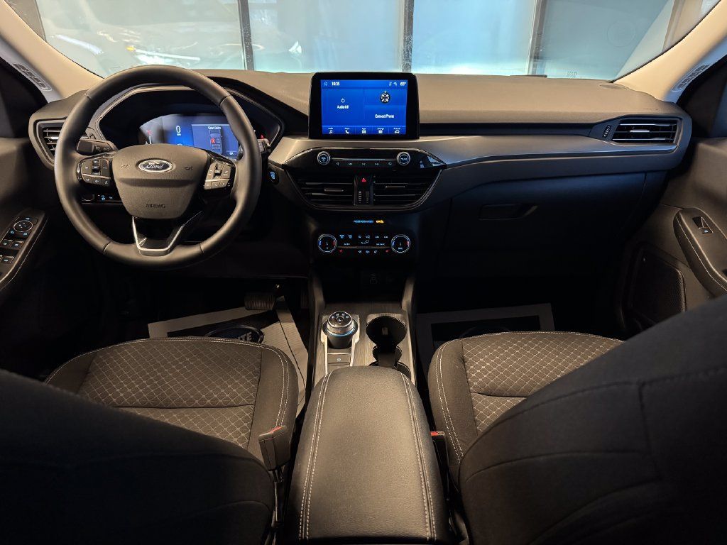 Used 2024 Ford Escape Active AWD/4WD image 9