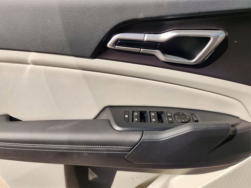 New 2026 Kia Sportage EX image 15