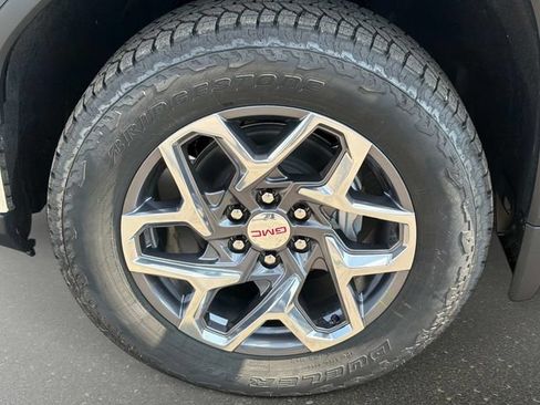New 2026 GMC Sierra 1500 SLT w/ SLT Premium Package AWD/4WD image 10