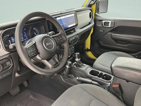 Used 2024 Jeep Wrangler Unlimited w/ Convenience Group AWD/4WD image 12