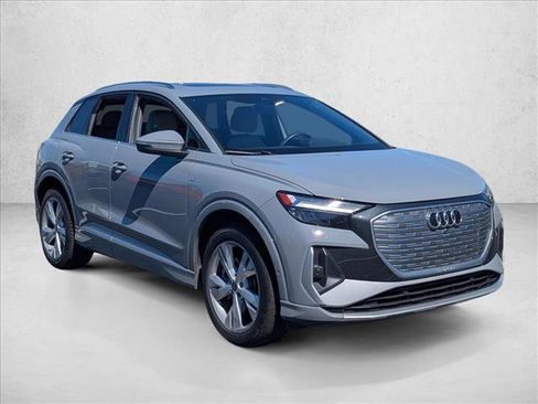 Used 2023 Audi Q4 e-tron Premium Plus image 3
