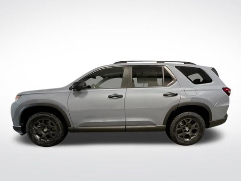 Used 2026 Honda Pilot TrailSport image 2