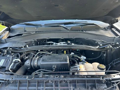 Used 2021 Ford Explorer Limited w/ Equipment Group 301A AWD/4WD image 11